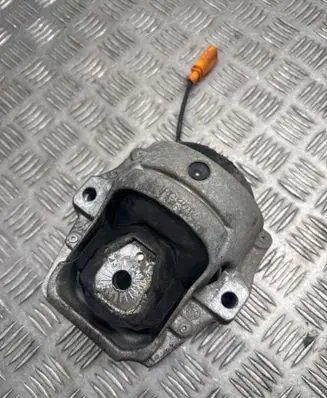 Audi A6 C7 Engine mount bracket 8R0199381