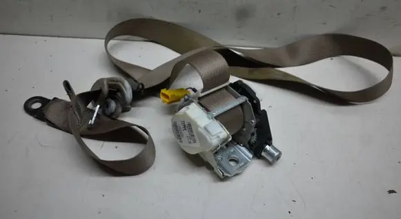 Chrysler Town & Country V Front seatbelt P0ZV68HL5AF