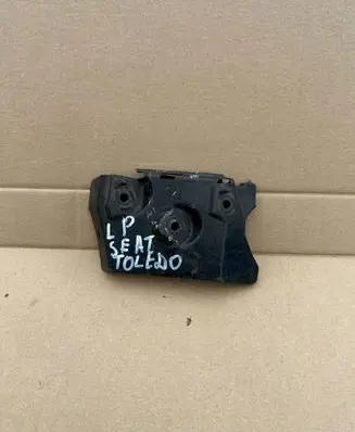 Seat Toledo III (5P) Front bumper mounting bracket 5P0807183A