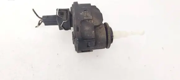 Volkswagen PASSAT B5 Headlight level adjustment motor 3A0941295