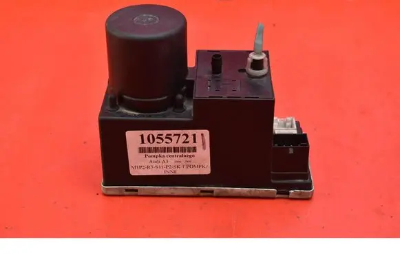 Audi A3 S3 8L Central locking vacuum pump 8L0862257L