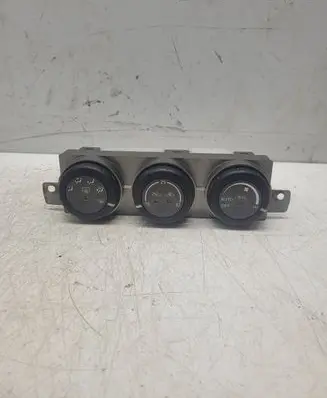 Nissan X-Trail T30 Climate control unit A0200018A04002 C5129