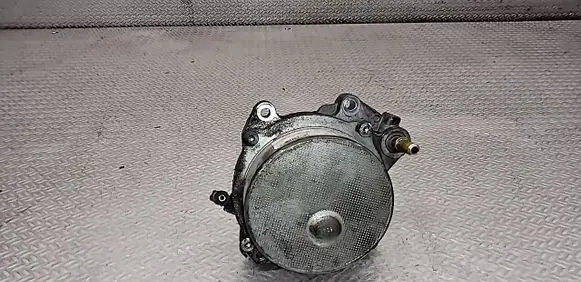 Opel Insignia A Vacuum pump 