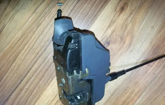 Renault Megane II Front door lock 050161
