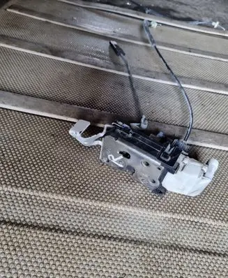 Peugeot Boxer Front door lock B792