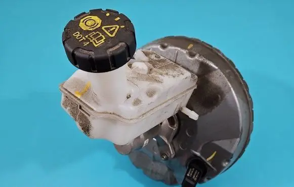 Dacia Sandero III Brake booster 472101095R IMPRK1444570