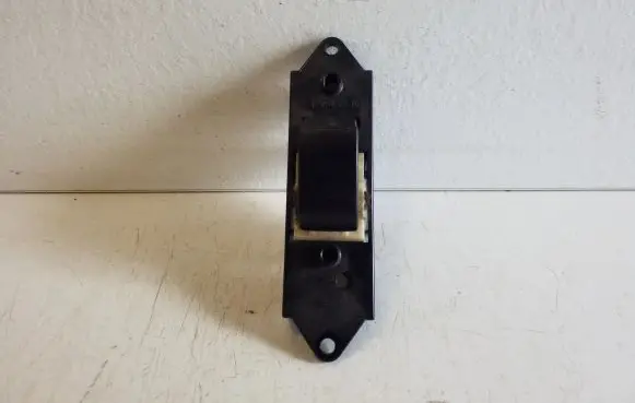 Mitsubishi Outlander Electric window control switch MR587944 C8DD411MB
