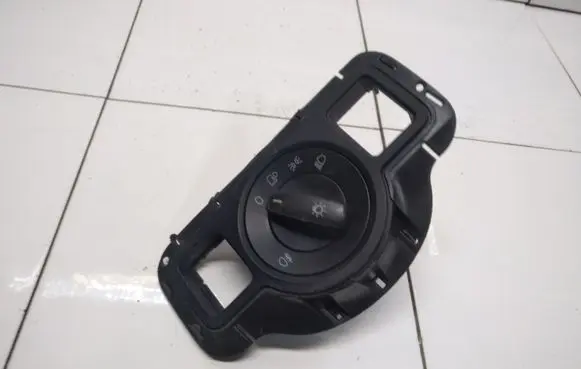 Volkswagen PASSAT B6 Light switch