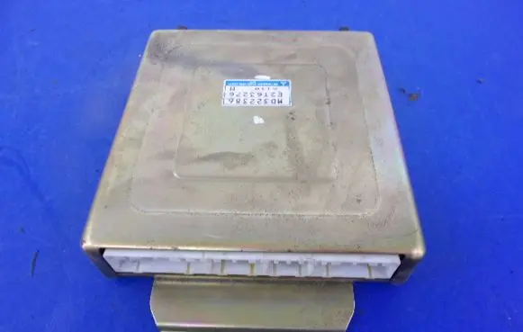 Mitsubishi Carisma Engine control unit/module ECU