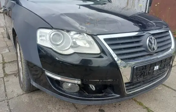 Volkswagen PASSAT B6 Headlight/headlamp
