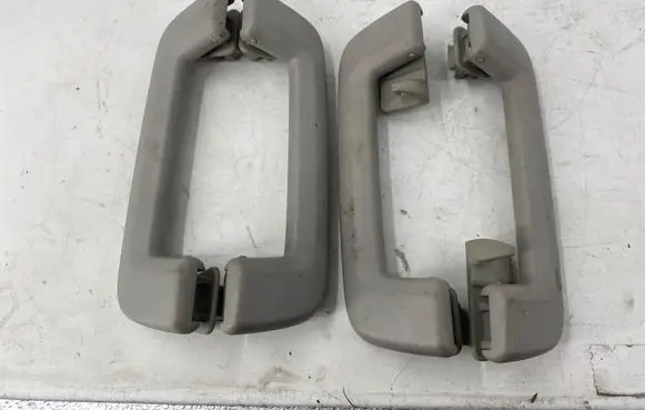 Ford Galaxy A set of handles for the ceiling 