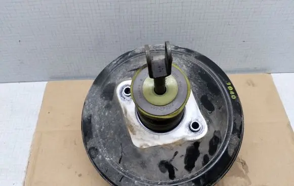 Opel Vectra C Brake booster 13126710TB