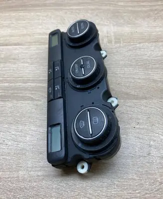 Volkswagen PASSAT B6 Climate control unit 74641470