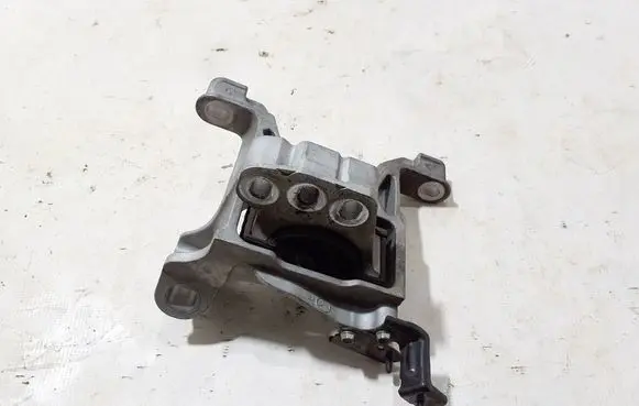 Mazda CX-3 Engine mount bracket DA6R39060