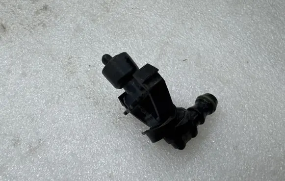 BMW 6 E63 E64 Headlight washer spray nozzle 7059223