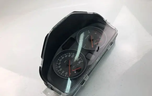 Volvo C70 Speedometer (instrument cluster) 31296228