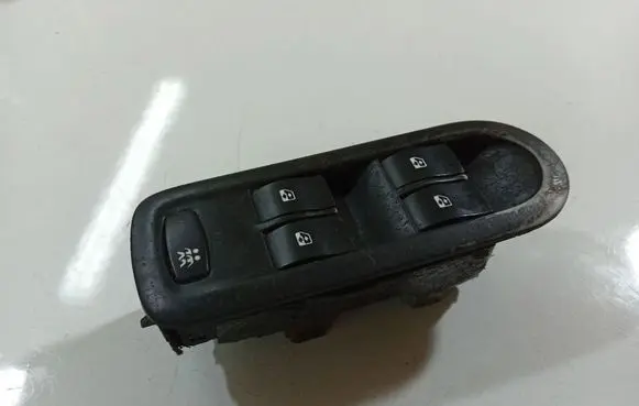 Renault Scenic II - Grand scenic II Electric window control switch 156018070
