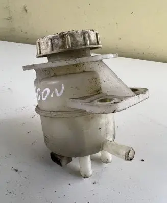 Brake fluid reservoir