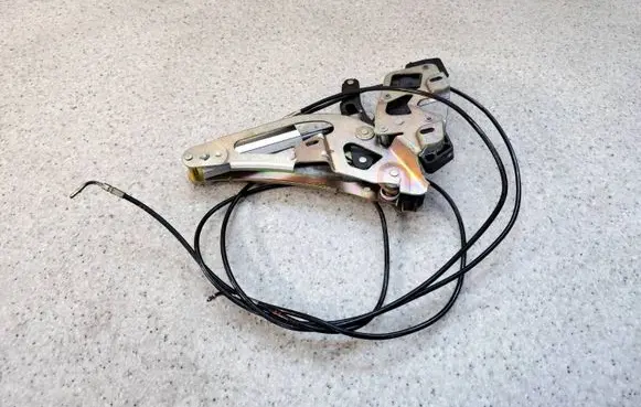 Mercedes-Benz SL R230 Convertible roof hinge 2307901171