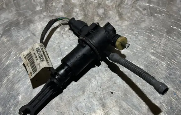 Citroen DS4 Clutch master cylinder 9800212580