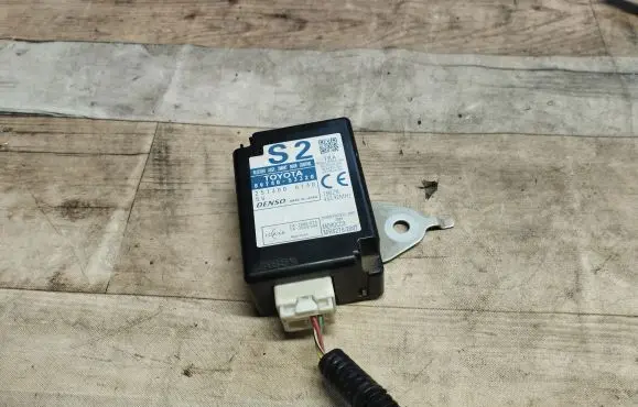 Lexus IS 220D-250-350 Door central lock control unit/module 8974053320 2513006130