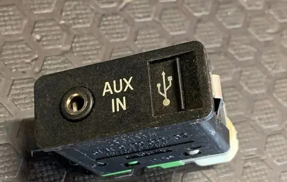 BMW X1 E84 AUX in-socket connector 9129652