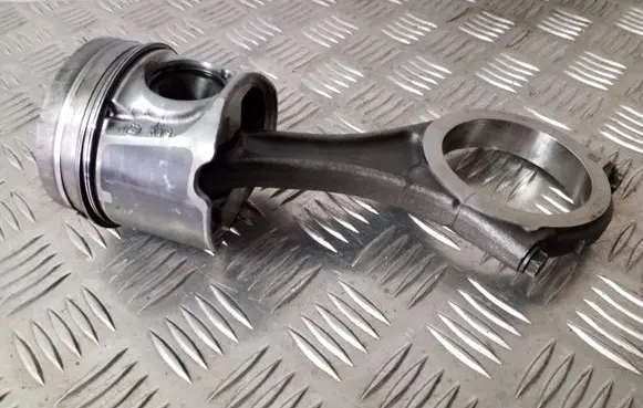 Infiniti EX Piston with connecting rod