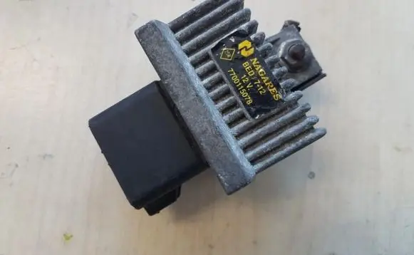 Renault Laguna II Glow plug pre-heat relay 7700115078