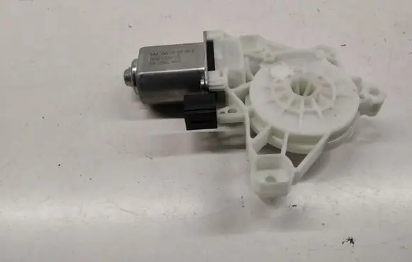 Audi A5 Rear door window regulator motor 3QD959801E
