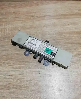 BMW 5 E39 Aerial antenna amplifier 8368879