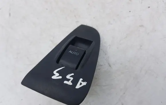 Toyota Avensis T250 Electric window control switch 7427205020