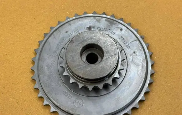 Volkswagen Touareg II Timing chain sprocket 059109077E