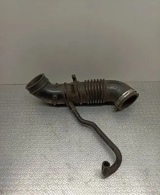 Mazda 323 Air intake hose/pipe BP0113221