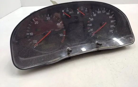 Volkswagen PASSAT B5 Speedometer (instrument cluster) 3B0919881N 110008794023