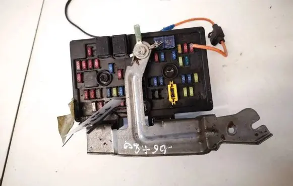 Chevrolet Captiva Fuse box set 96821082