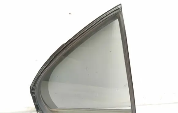 Mitsubishi Lancer VIII Rear vent window glass 5740A042