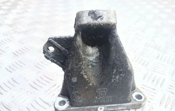 Engine mounting bracket