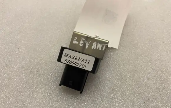 Maserati Levante Acceleration sensor 670005813 002455000115