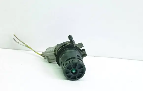 Mazda 3 I Windscreen/windshield washer pump 8603109120