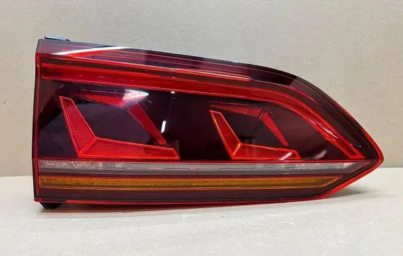 Volkswagen Touareg III Rear/tail lights 760945307