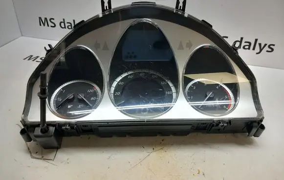 Mercedes-Benz C W204 Speedometer (instrument cluster) A2049004402 2049004402