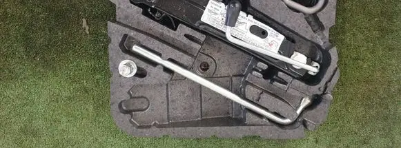 Mini One - Cooper R56 Lift Jack 6778555