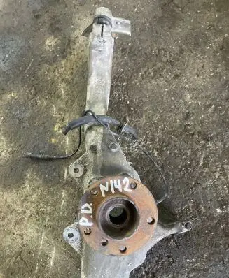 Front wheel hub