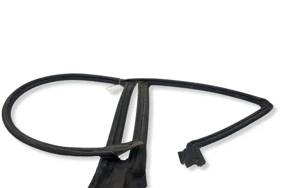 Subaru Forester SG Front door rubber seal 