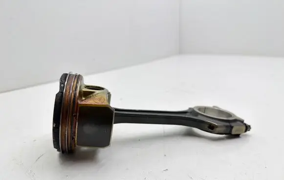 Mercedes-Benz C W205 Piston with connecting rod 