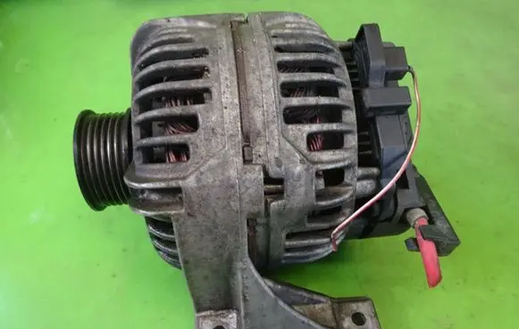 Volvo S80 Generator/alternator 9442841 0124515017