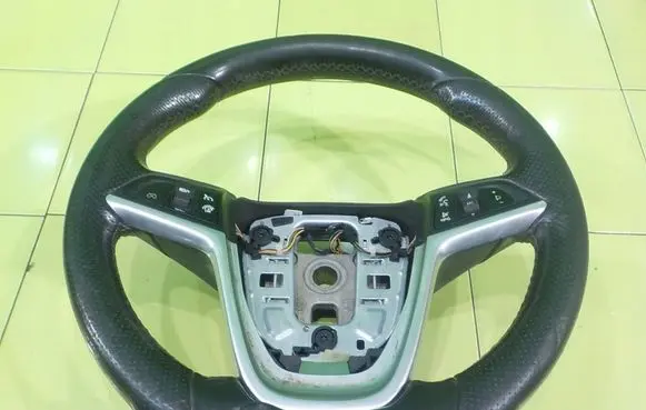 Opel Zafira C Steering wheel UP189