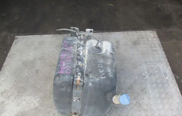 Mercedes-Benz R W251 AdBlue liquid reservoir CZCIUYWANE