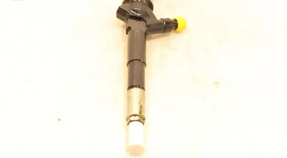 Opel Astra J Fuel injector