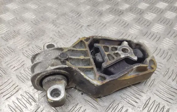 Mercedes-Benz CLA C117 X117 W117 Engine mount bracket